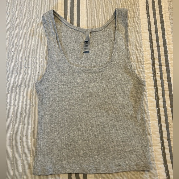SKIMS Stretch Cotton Rib Tank - Picture 2 of 4